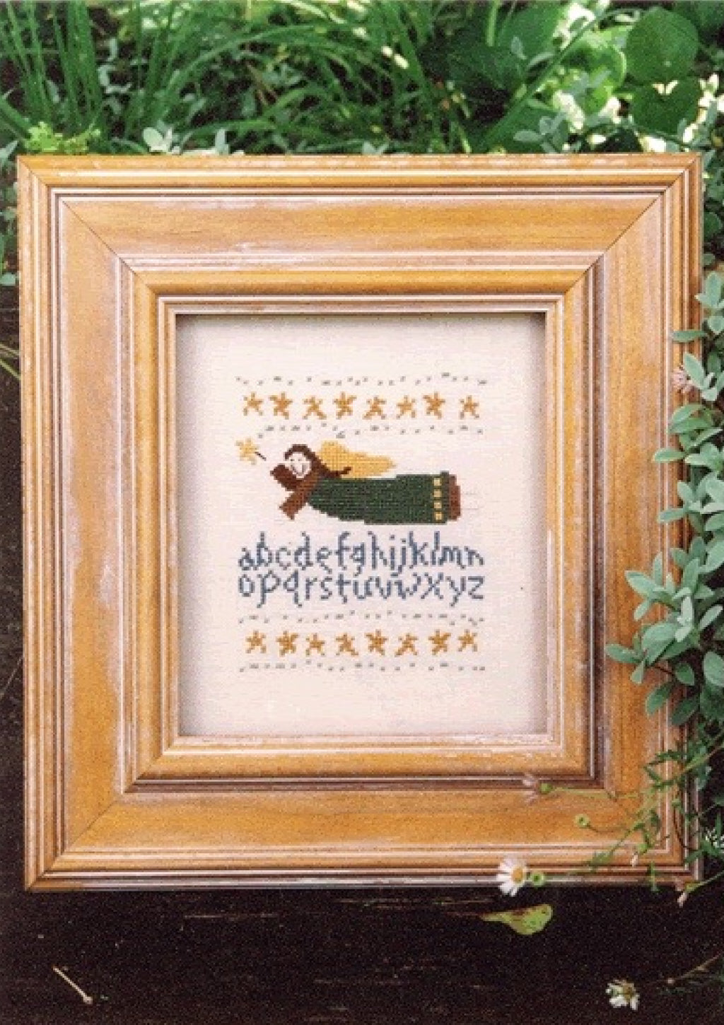 anni-downs-angel-dust-cross-stitch-patron-point-de-croix-ange image 1
