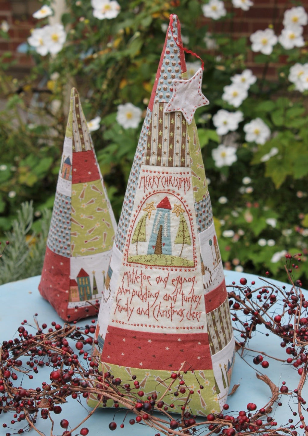 anni-downs-stitcheries-tree-of-christmas-cheer-patron-broderie-no-l image 1