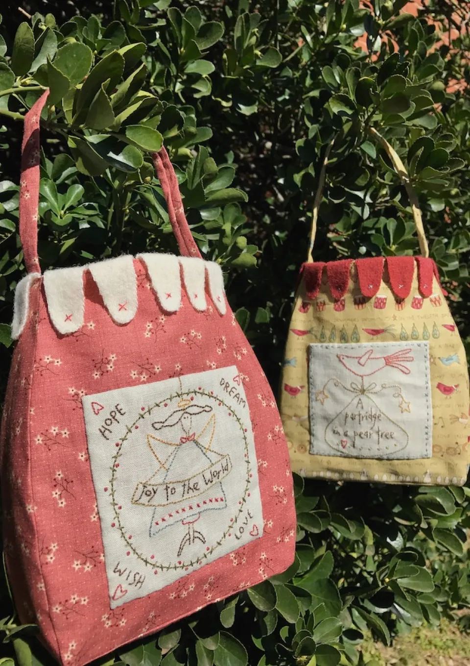 anni-downs-joy-of-christmas-patron-sac-no-l-tissu-feston image 1