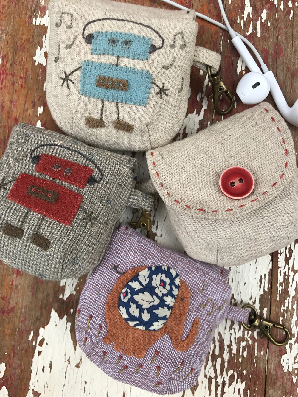 anni-downs-bags-itty-bitty-pouch-patron-pochette-robot-l-phant image 2