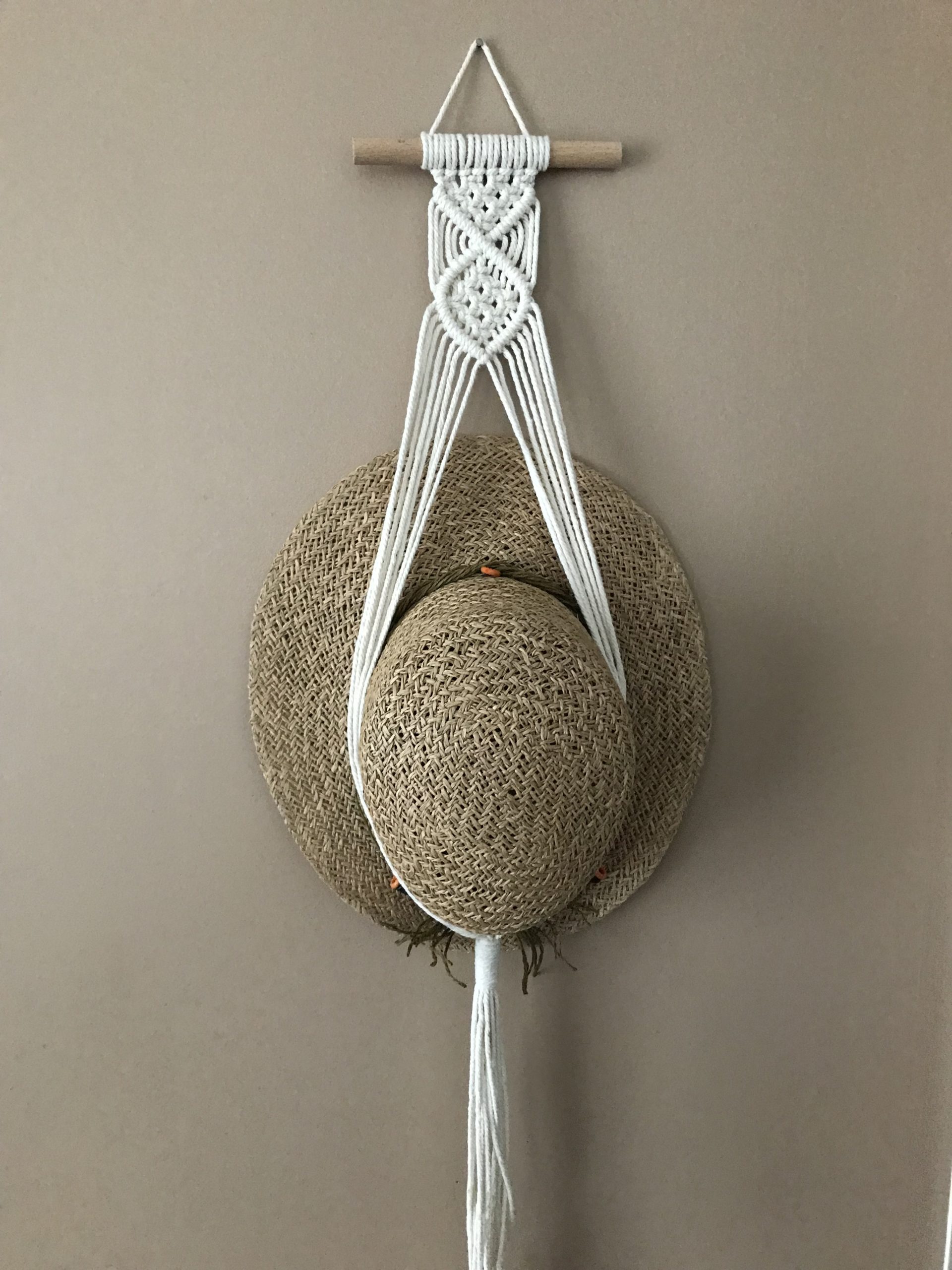 atelier-n-caux-panama-porte-chapeau-macram-beige-h-tre image 2