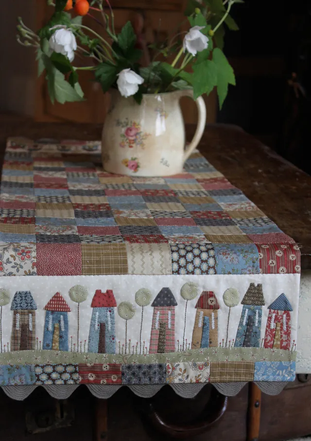 anni-downs-tiny-town-chemin-de-table-kit-appliqu image 1