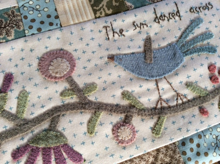 anni-downs-table-runners-songbird-patron-chemin-de-table-oiseaux image 4