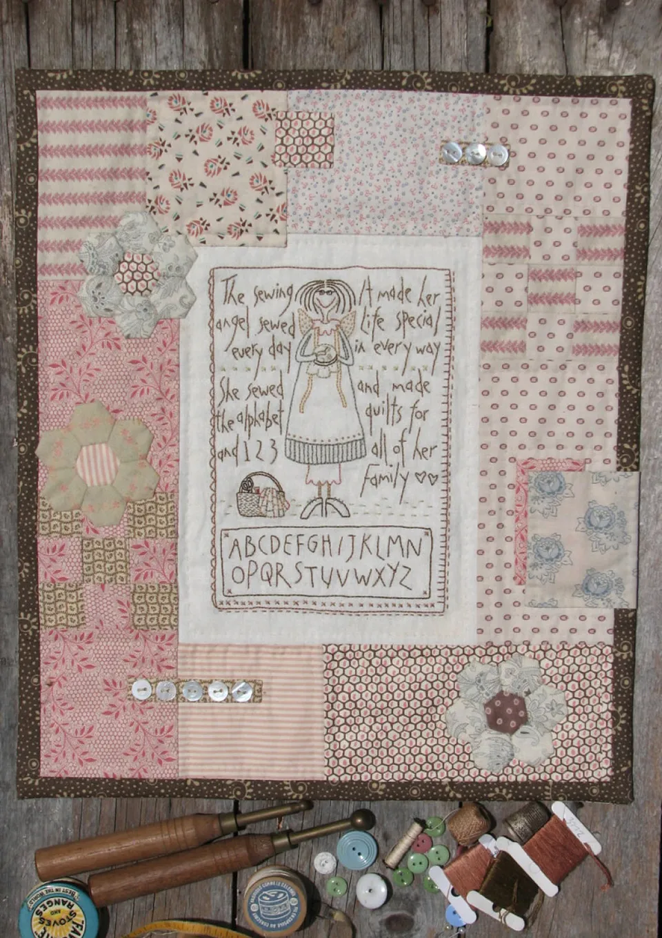 anni-downs-sewing-day-sampler-toile-broderie-ange-lin-pr-imprim image 1