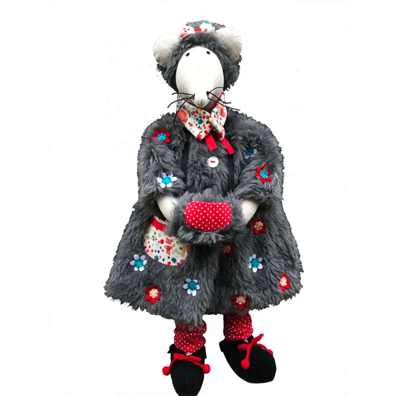 atelier-des-abcdaires-patron-poup-e-hortense-souris-grands-froids-50cm image 1