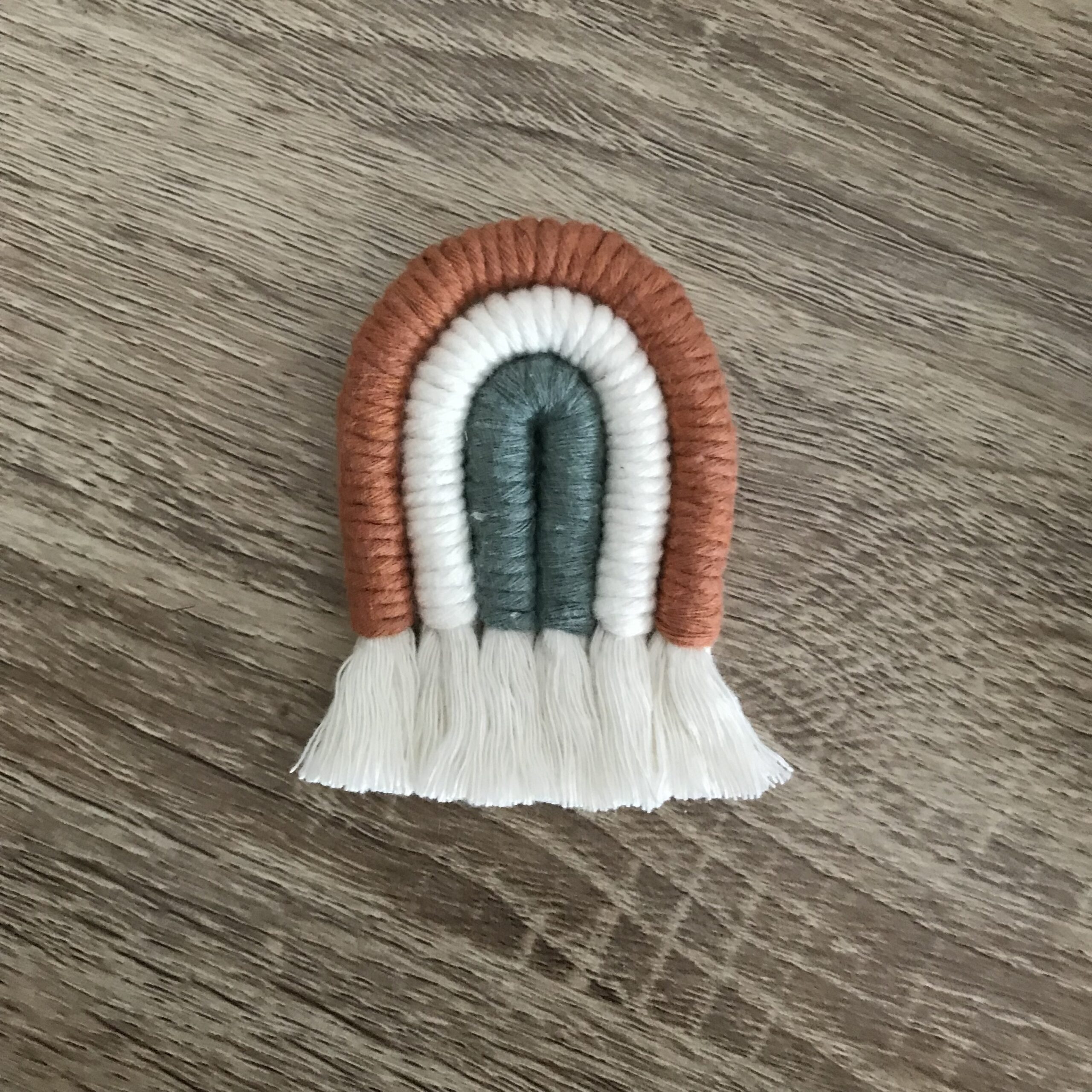 atelier-n-caux-broches-en-macram-broche-macram-coton-argent image 3