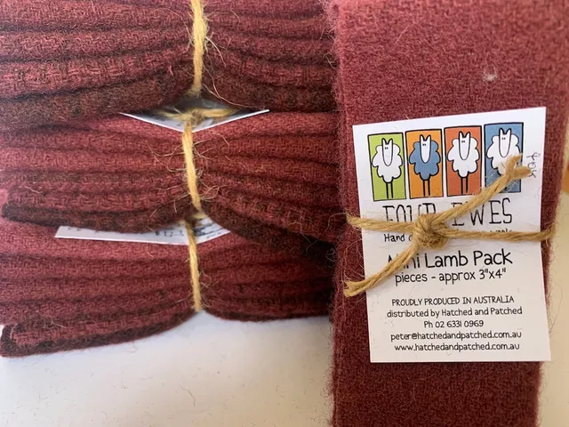 anni-downs-woven-wool-deep-purple-tissu-laine-mini-lamb-pack image 1
