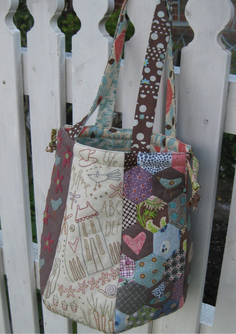 anni-downs-bags-home-sewn-sampler-bag-patron-sac-25-cm image 1