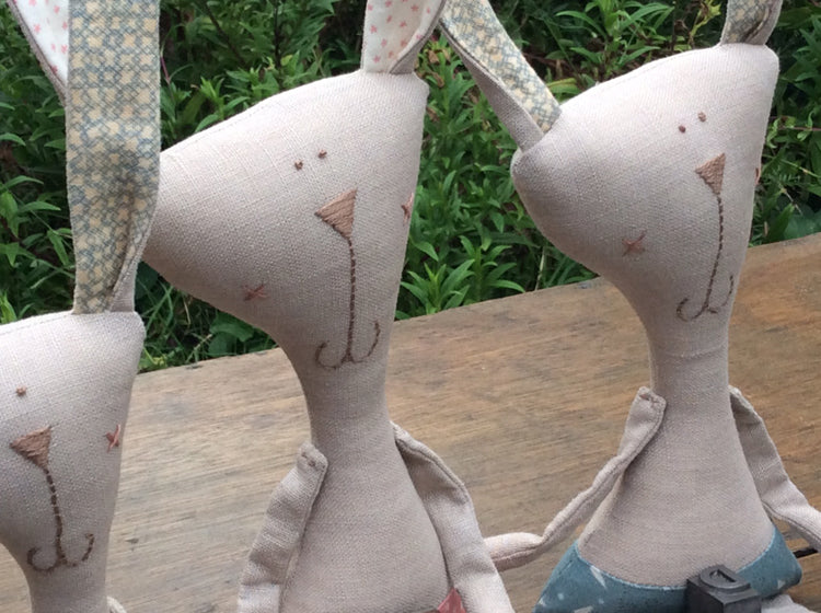 anni-downs-stitcheries-bippity-and-bruce-patron-poup-e-lapin image 3