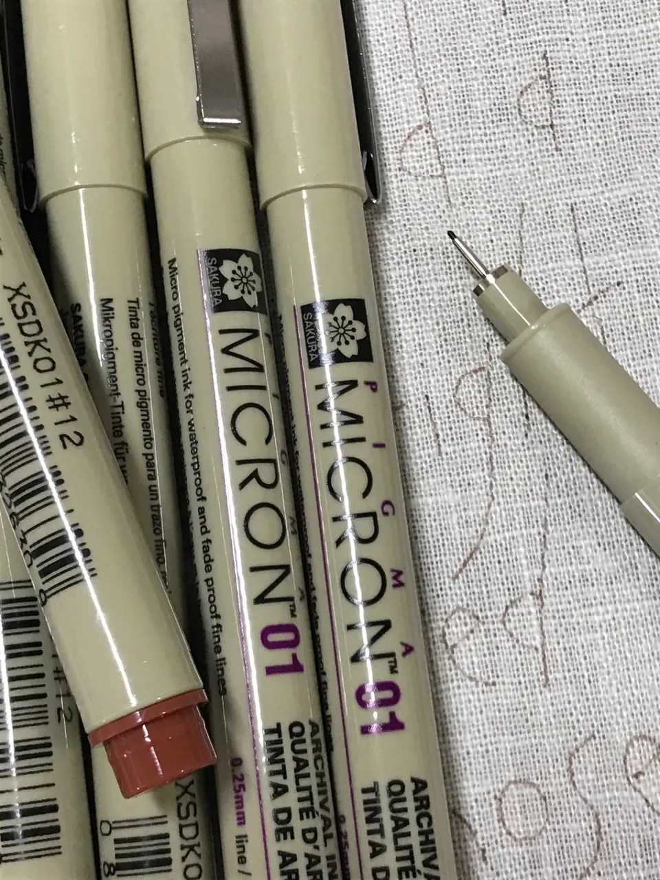 anni-downs-tools-pigma-pen-01-feutre-tra-age-0-25-mm image 1