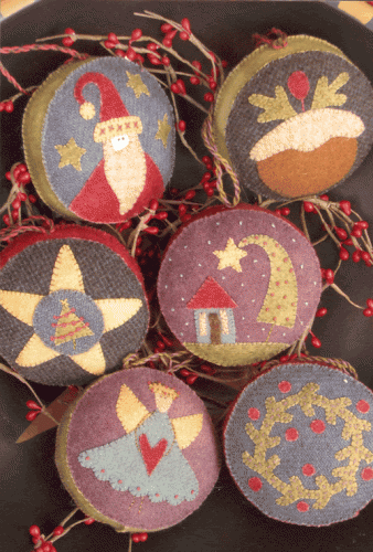 anni-downs-xmas-berry-baubles-kit-broderie-no-l-laine-tiss-e image 2