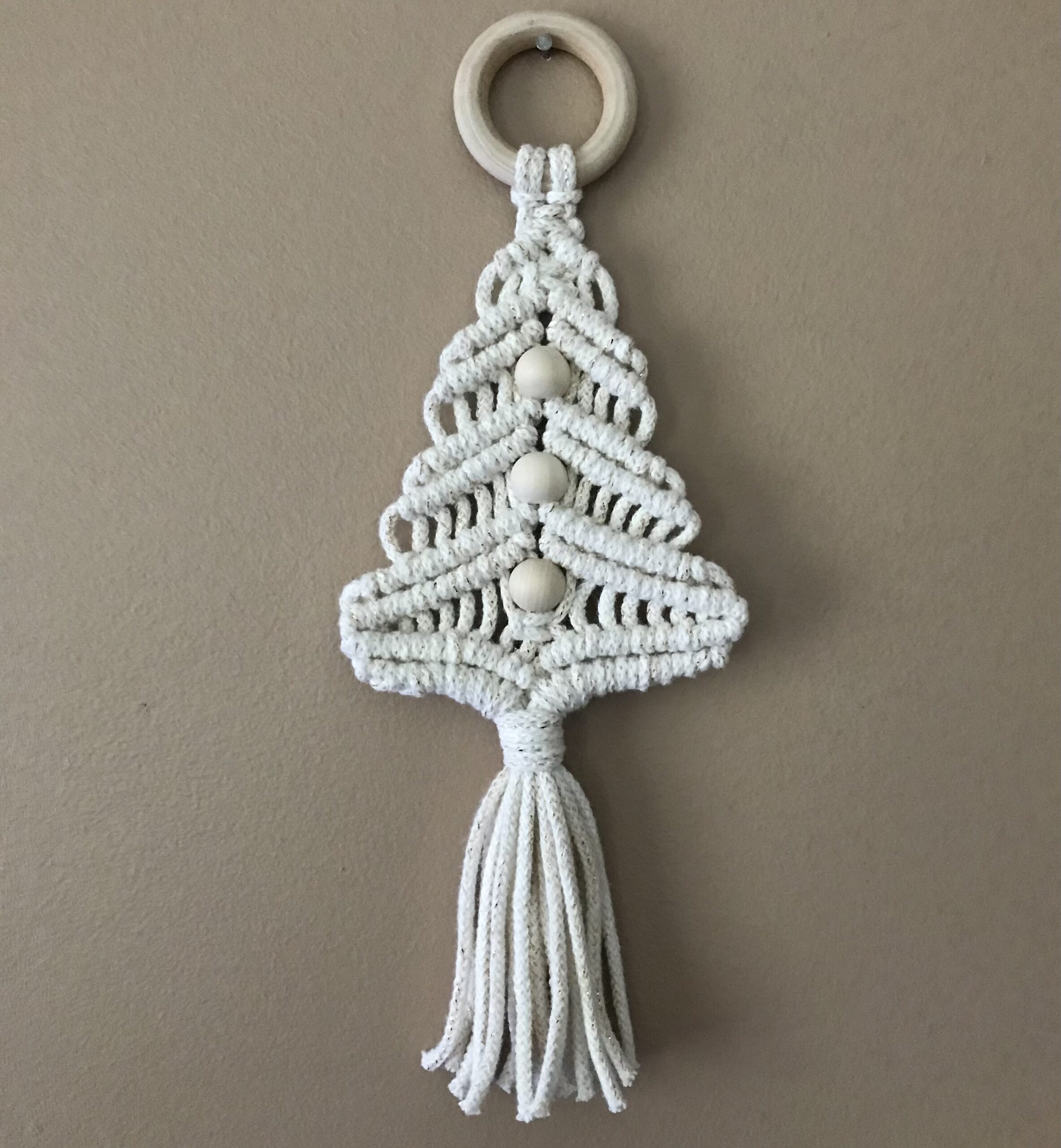 atelier-n-caux-no-l-petit-sapin-macram-beige-dor-25-cm image 3