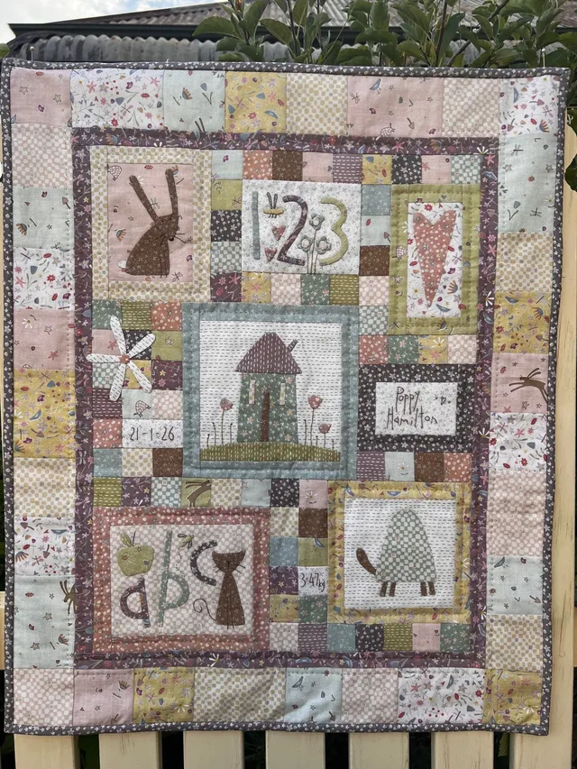 anni-downs-stitcheries-time-to-daydream-patron-quilt-b-b image 1