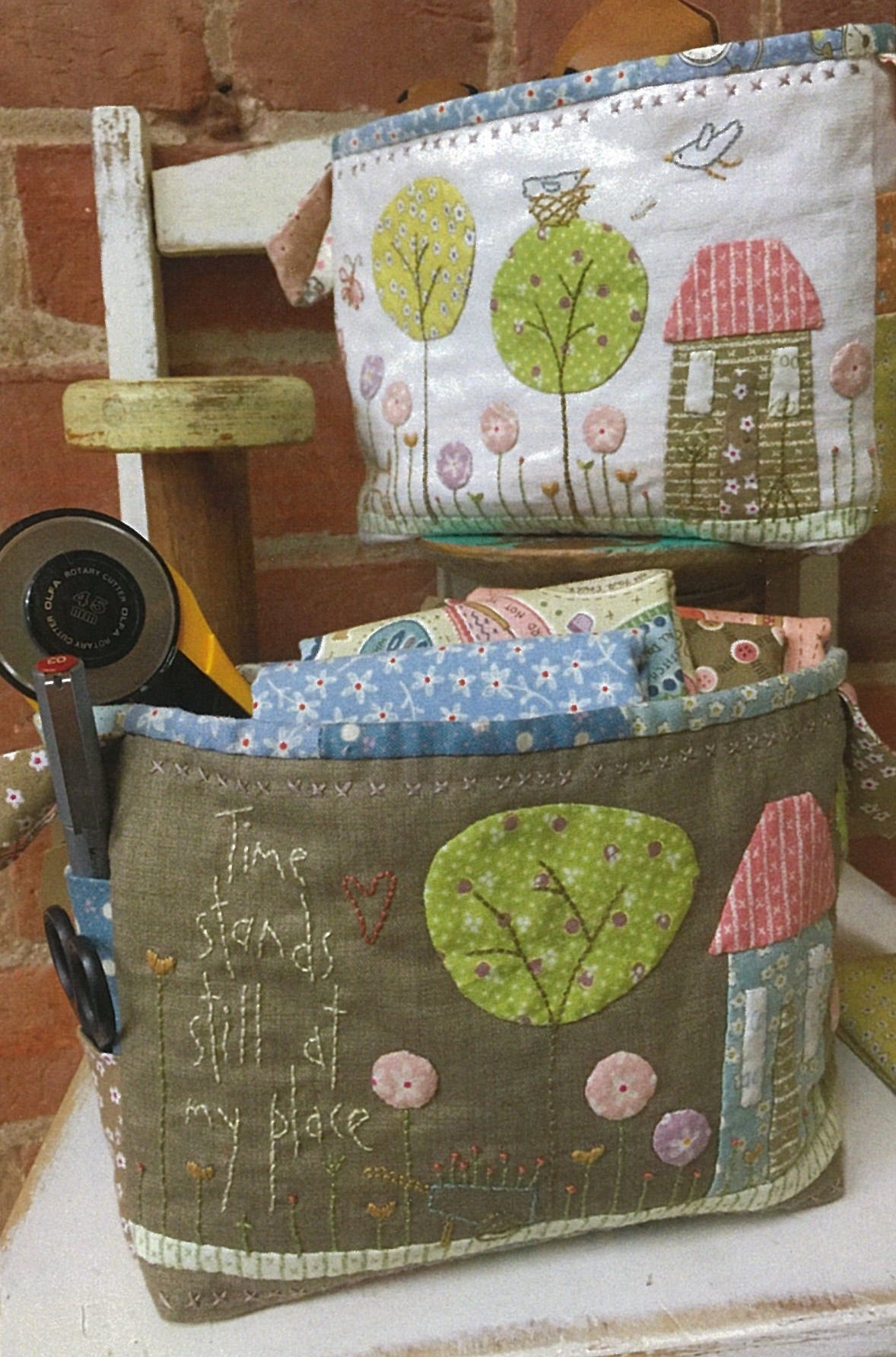 anni-downs-my-time-my-place-caddy-patron-cr-me-couture image 2