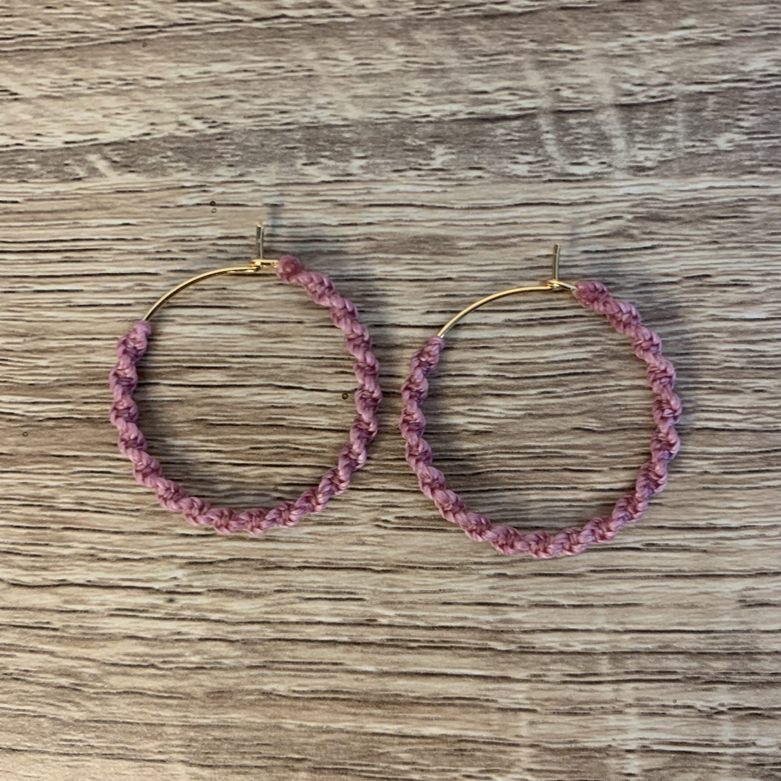atelier-n-caux-boucles-d-oreilles-micro-macram-isalia-dor-4-coloris image 3