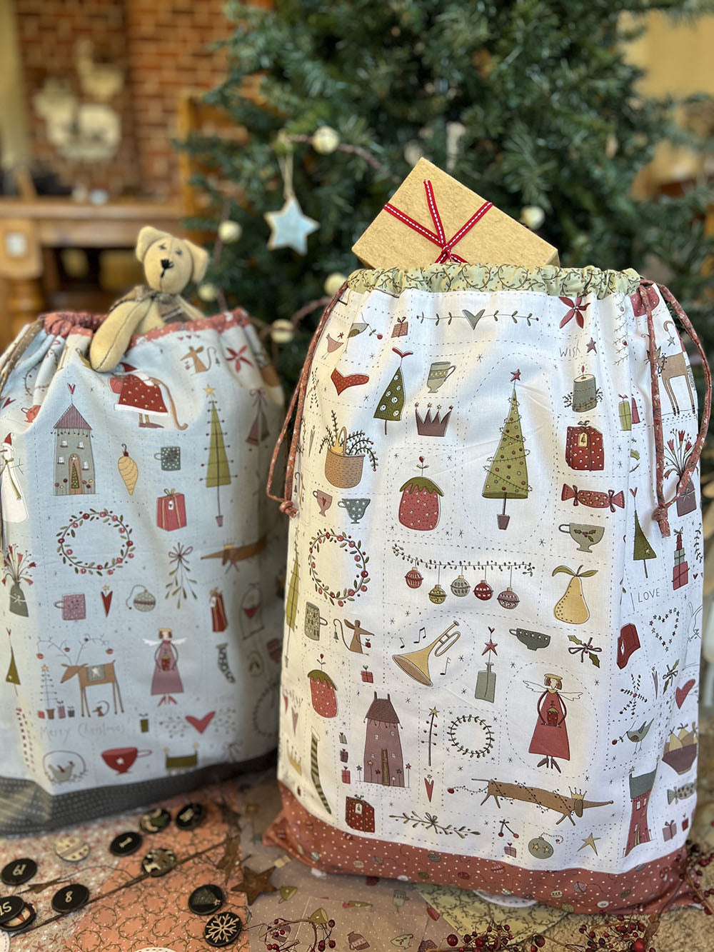 anni-downs-simple-santa-sack-patron-hotte-no-l-45x62-cm image 2