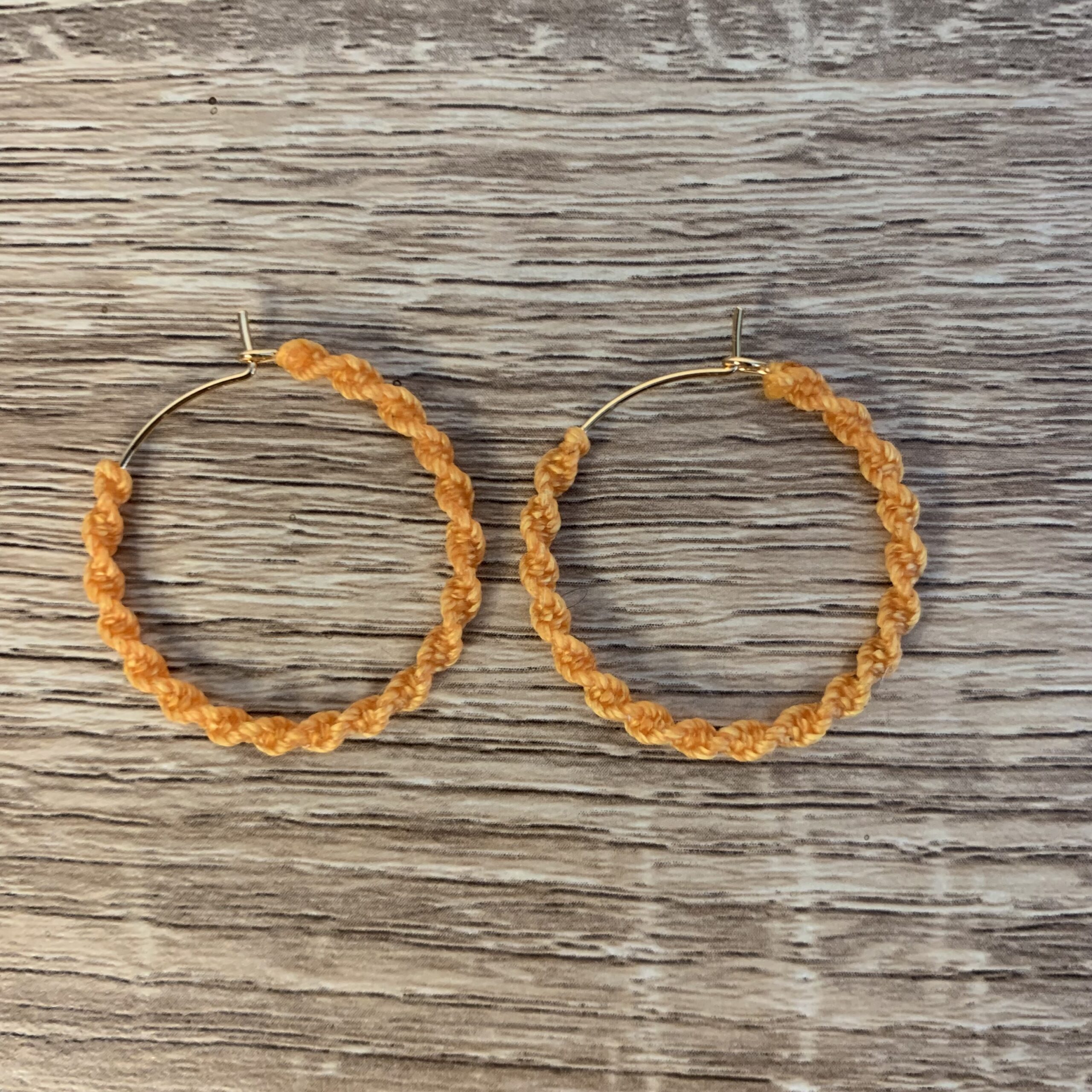 atelier-n-caux-boucles-d-oreilles-micro-macram-isalia-dor-4-coloris image 5