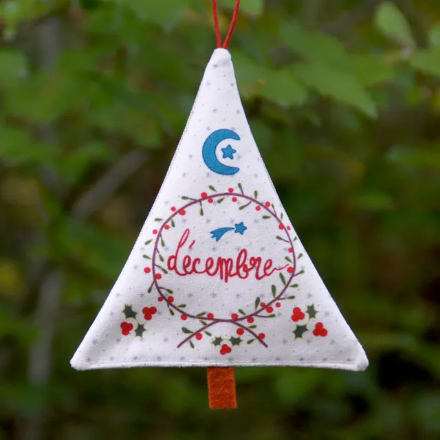 atelier-des-abcdaires-d-co-no-l-sapin-d-cembre-classique-velours image 1