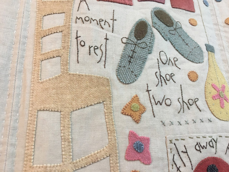 anni-downs-quilts-dancing-chickens-patron-patchwork-appliqu image 6