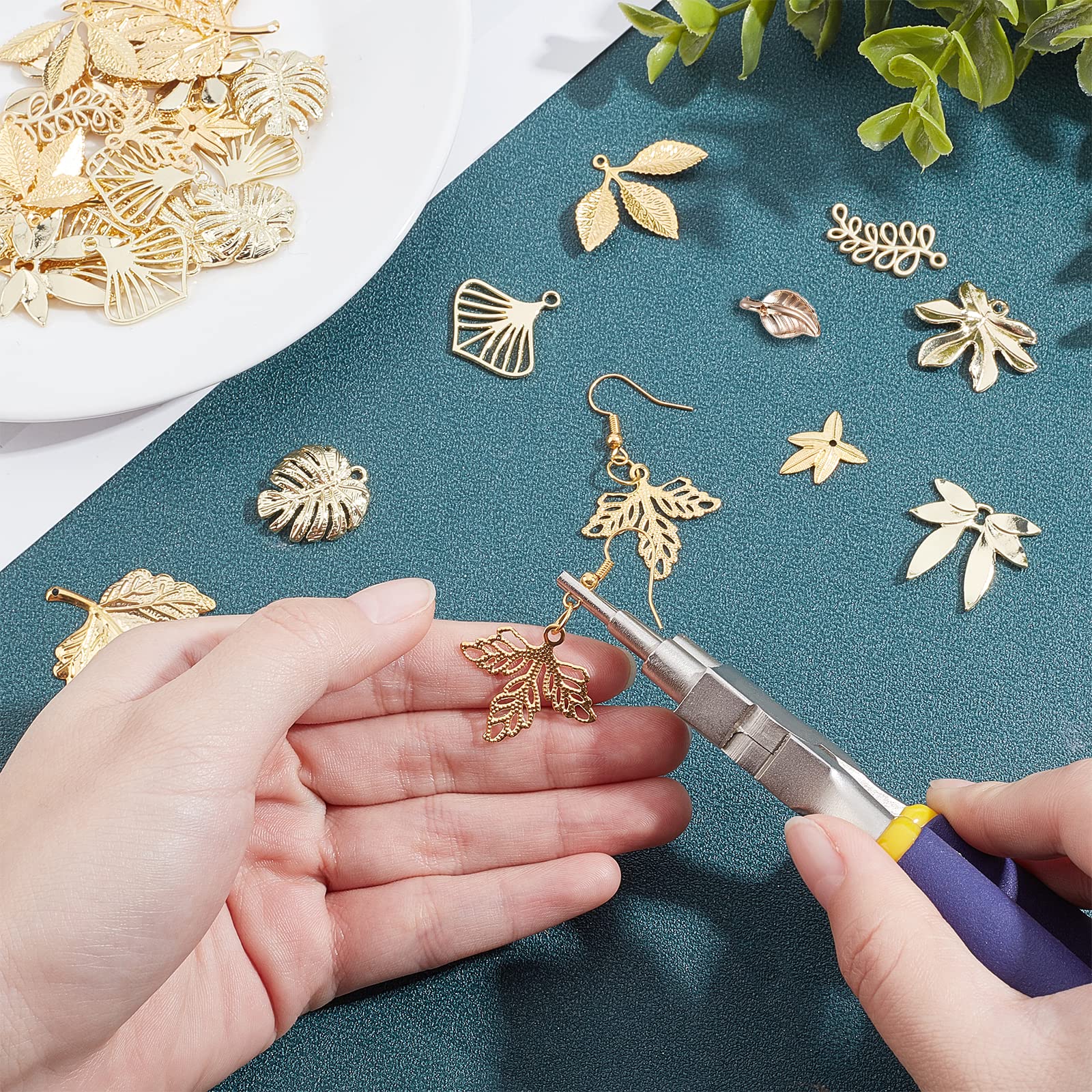 ahandmaker-pendant-48-breloques-feuille-rable-monstera-bijoux image 3
