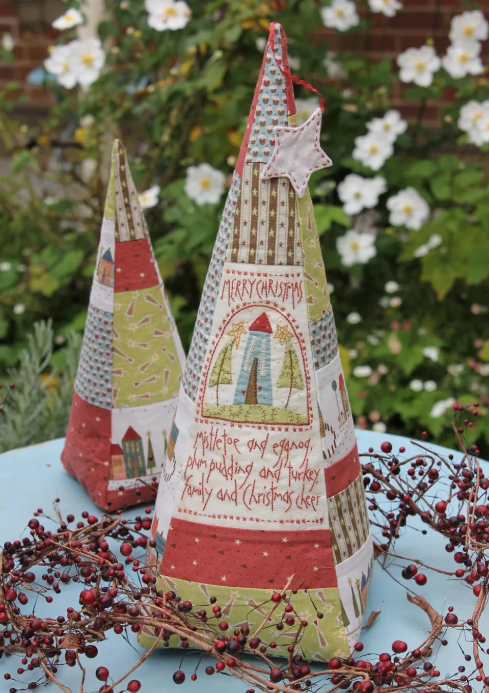 anni-downs-stitcheries-tree-of-christmas-cheer-patron-broderie-no-l image 1