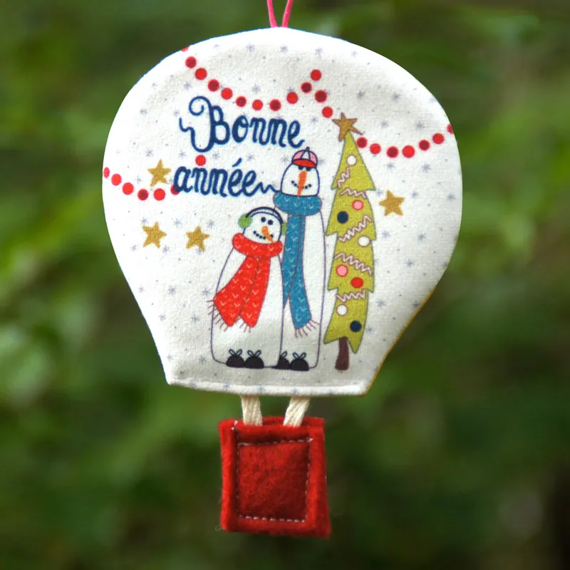 atelier-des-abcdaires-d-co-no-l-montgolfi-re-velours-bonhommes-neige image 1