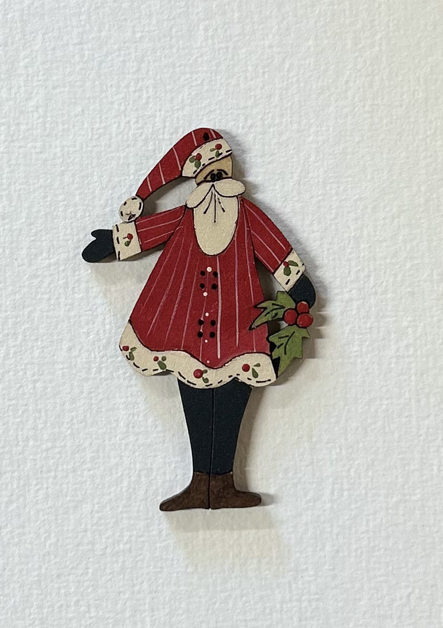 anni-downs-holly-santa-bouton-bois-rouge-peint-main image 2