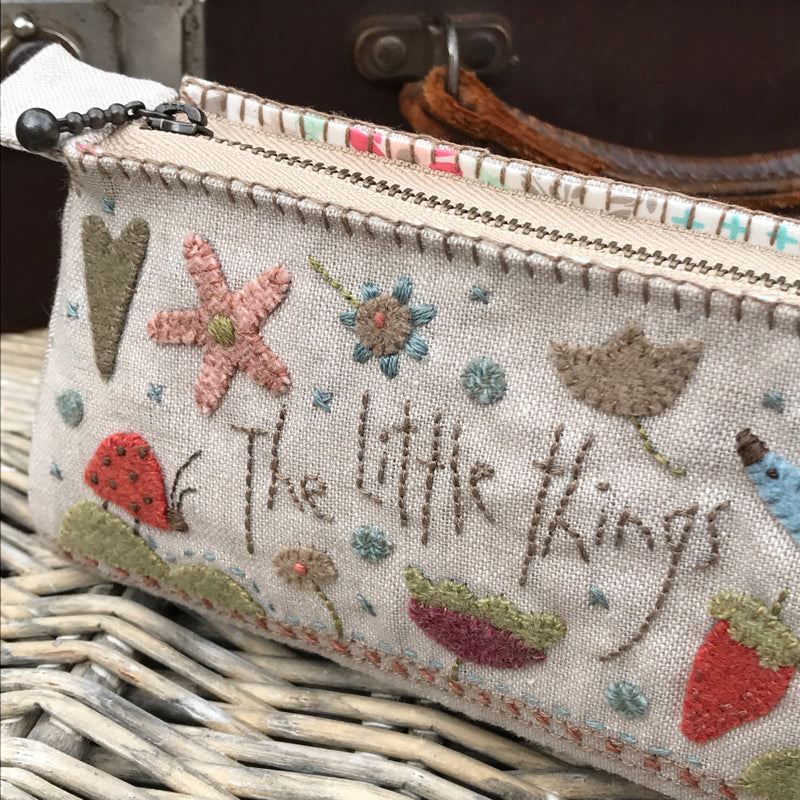 anni-downs-little-things-trousse-couture-appliqu-laine-patron image 3