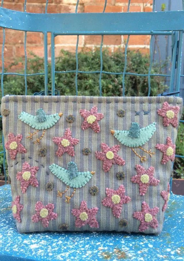 anni-downs-piper-street-purse-patron-sac-appliqu-laine image 1