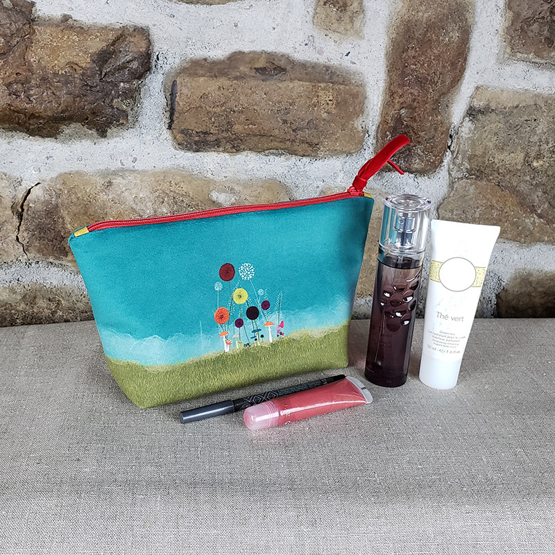 atelier-des-abcdaires-trousse-maquillage-jour-d-automne-bleue-kit-couture image 4
