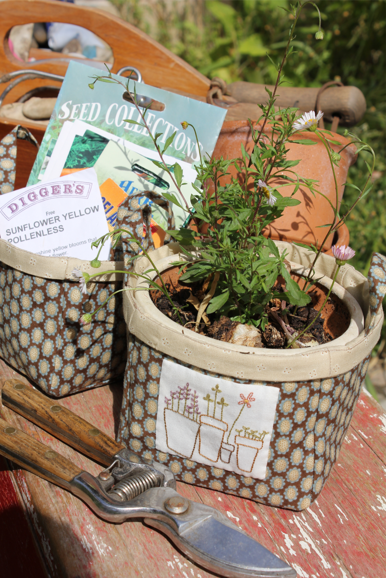 anni-downs-pot-baskets-paniers-tissu-broderie-11x11-cm image 2