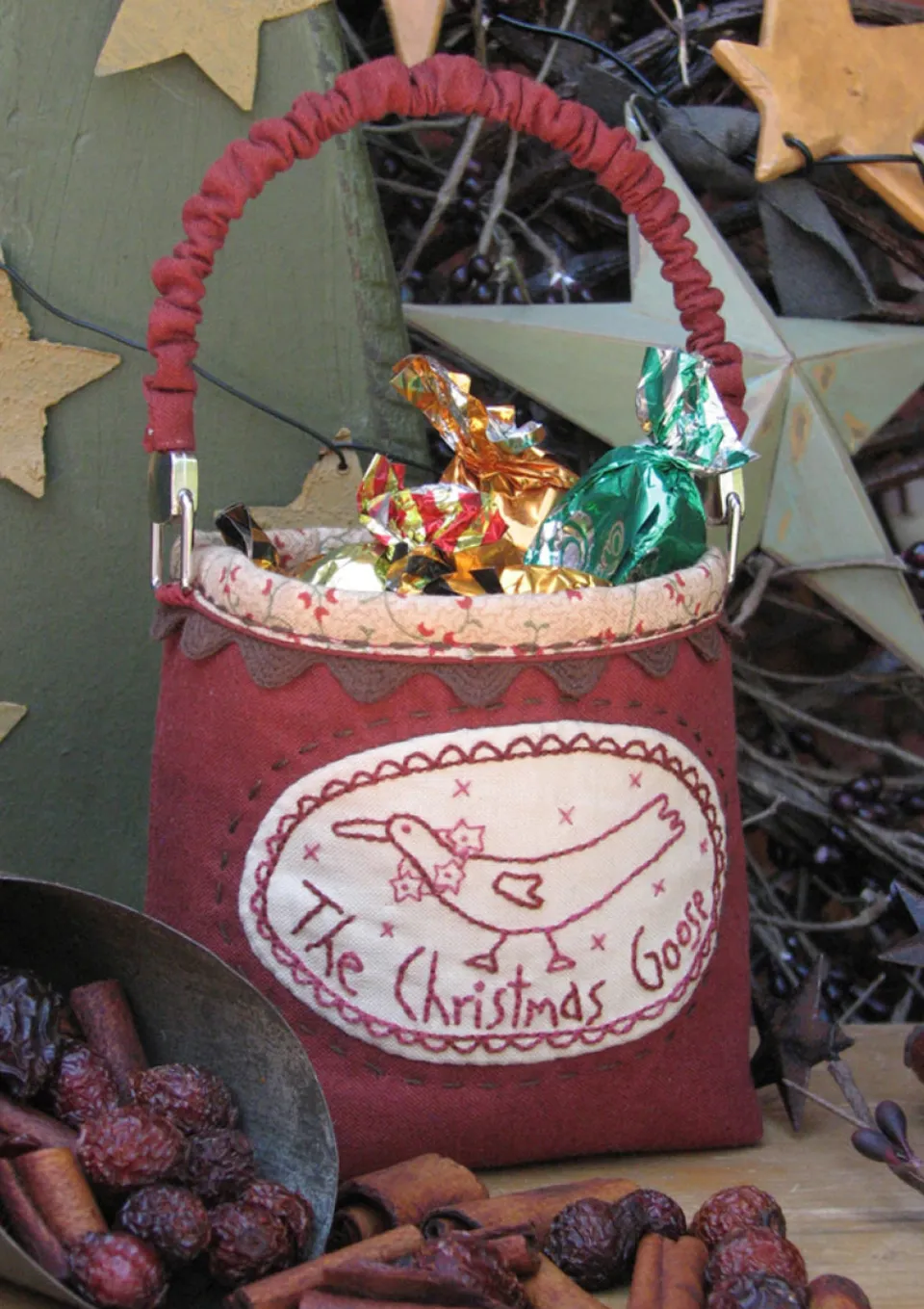 anni-downs-stitcheries-christmas-goose-patron-broderie-oie-no-l image 1