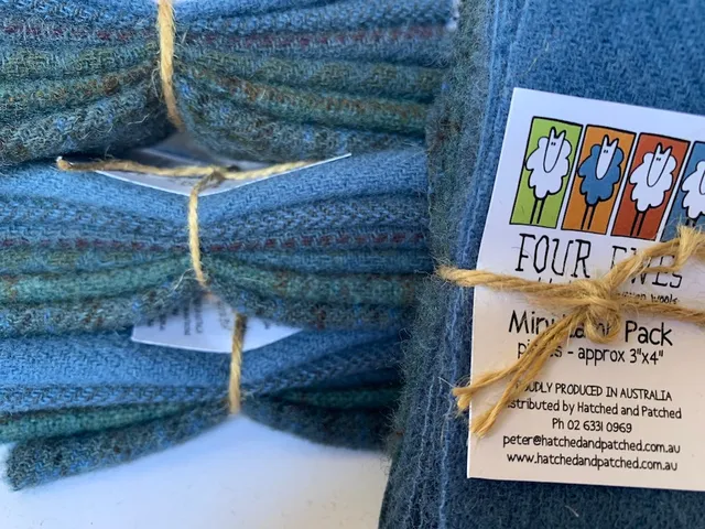 anni-downs-woven-wool-blue-bottle-mini-lamb-pack-lot-6-coupons image 1