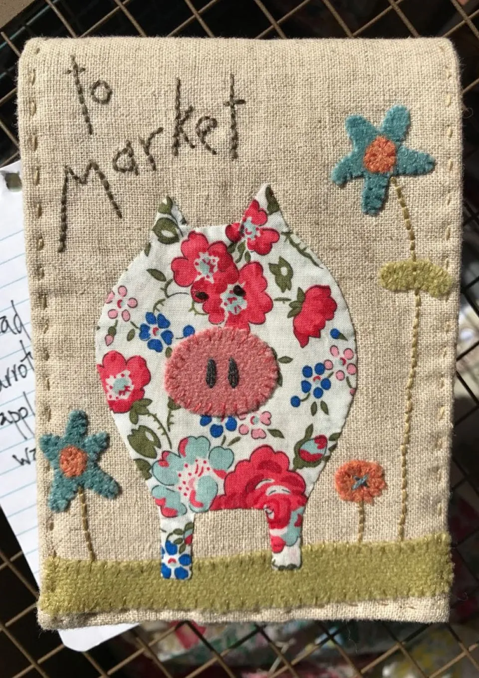 anni-downs-market-day-notepad-patron-bloc-notes-cochon image 1