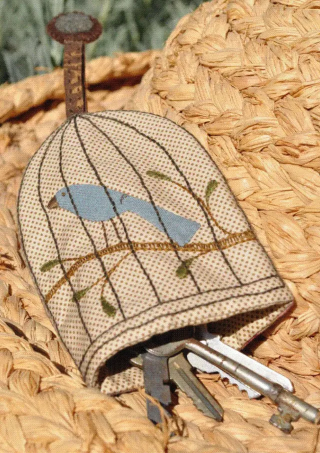 anni-downs-birdcage-keyring-patron-porte-cl-s-cage-oiseau image 1