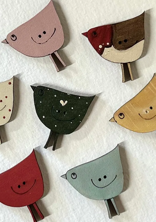 anni-downs-giftware-chubby-bird-bouton-bois-oiseau-bleu image 1