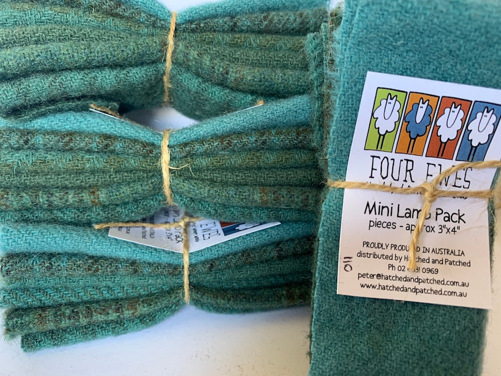 anni-downs-woven-wool-110-deep-ocean-tissu-laine-bleu image 2