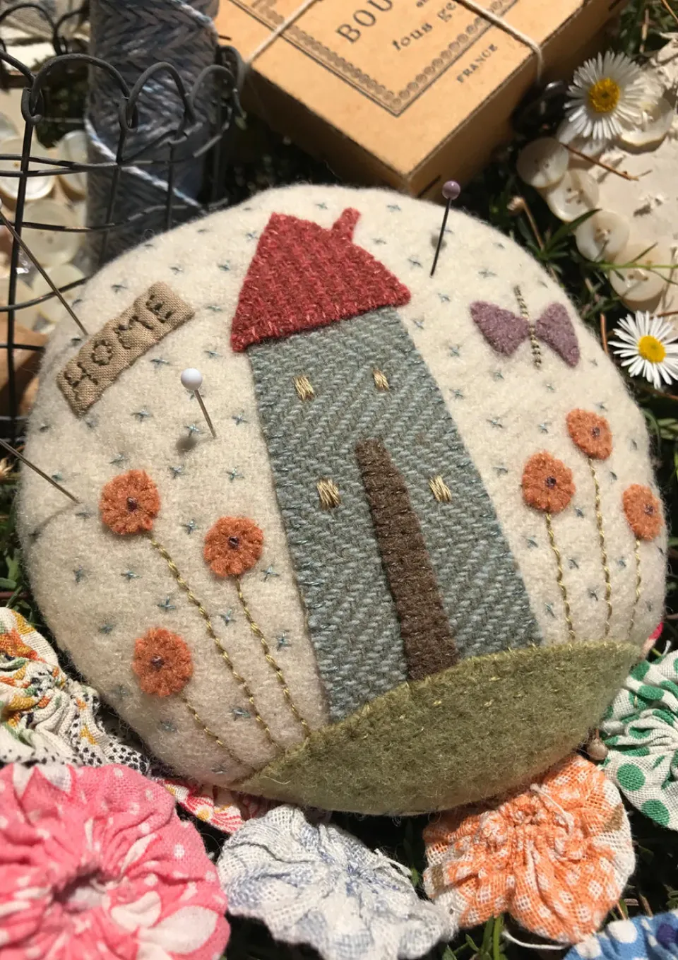 anni-downs-pincushions-my-home-kit-pique-aiguilles-maison image 1