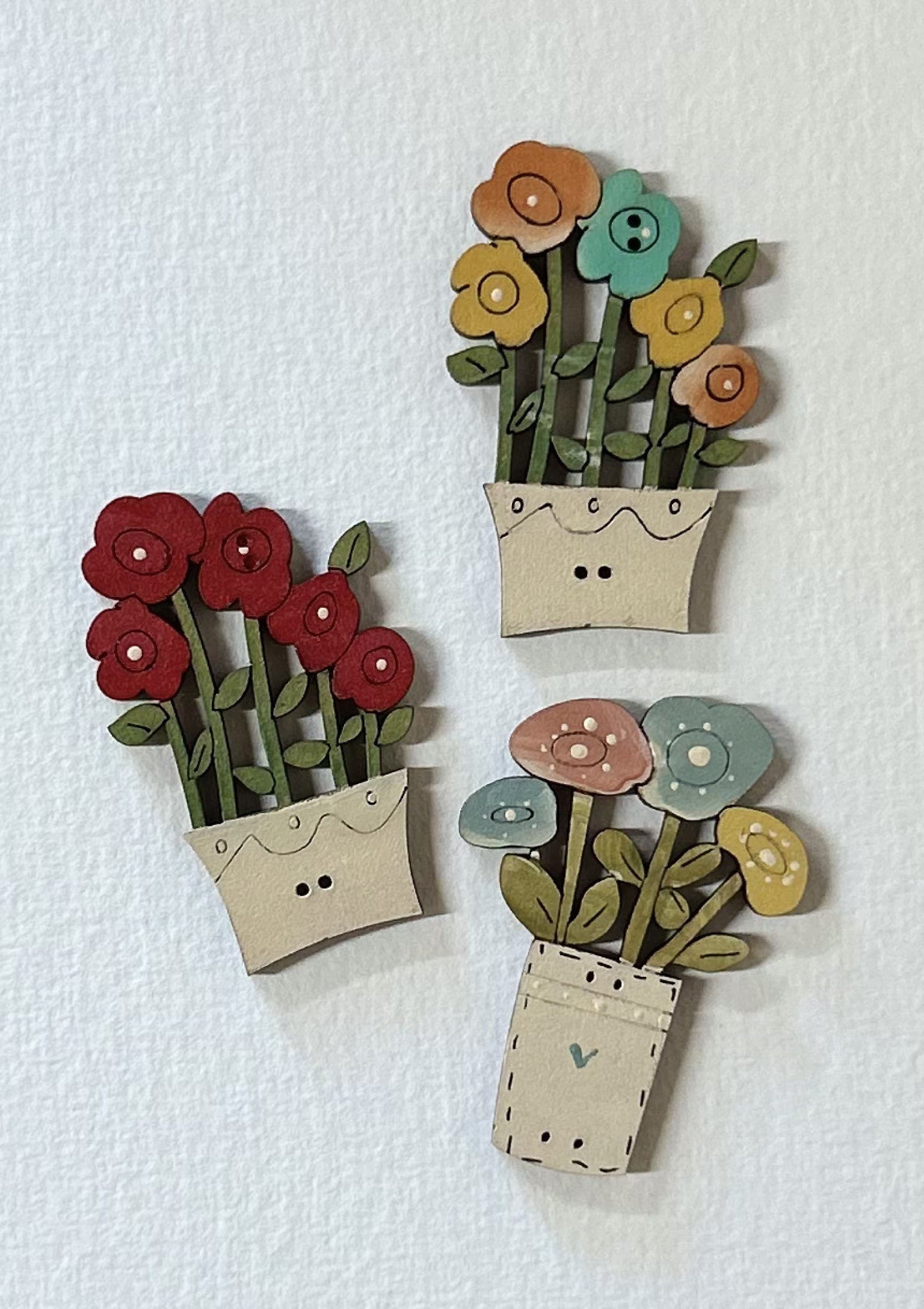 anni-downs-flower-pot-bouton-bois-fleur-peinte-bleu-jaune image 1