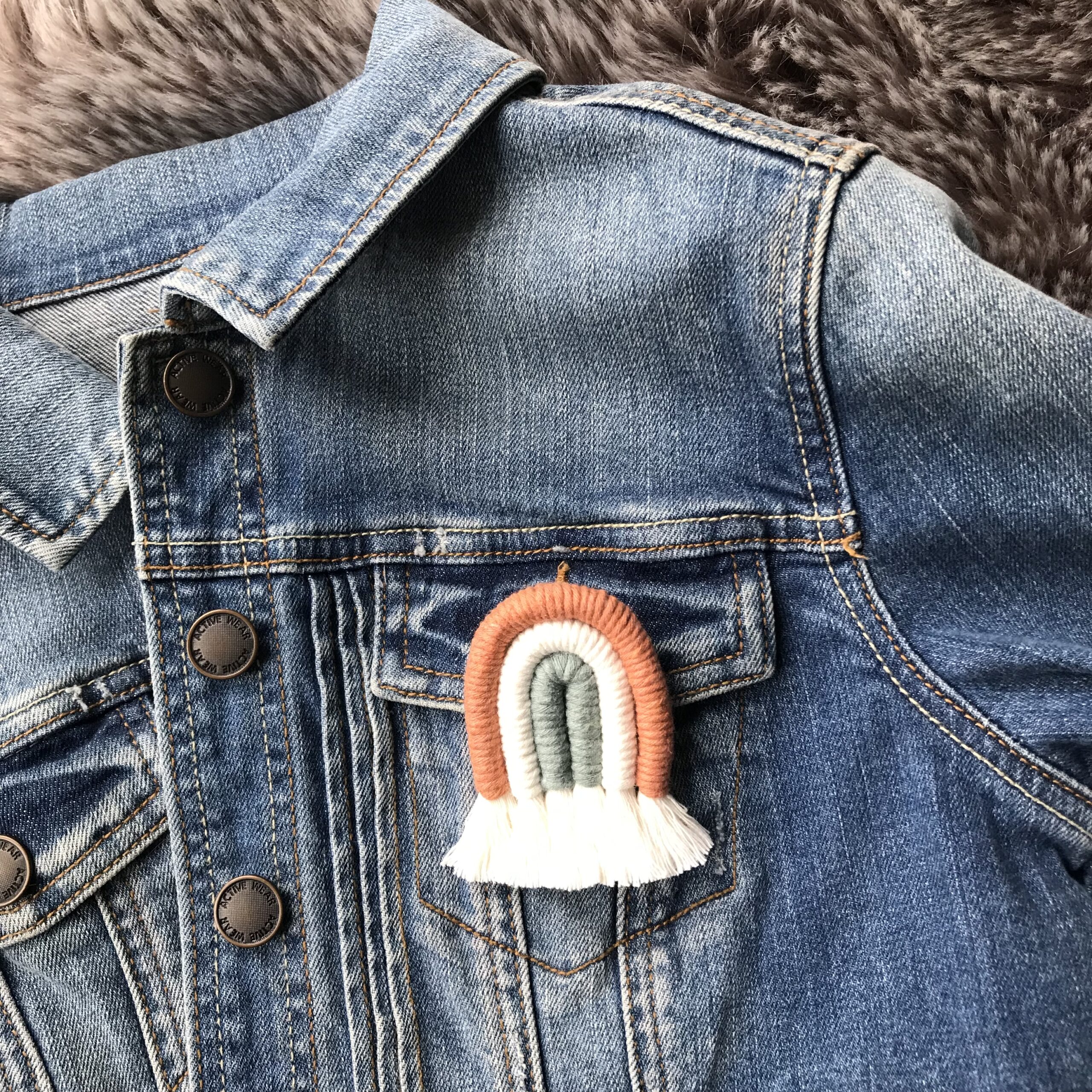 atelier-n-caux-broches-en-macram-broche-macram-coton-argent image 1
