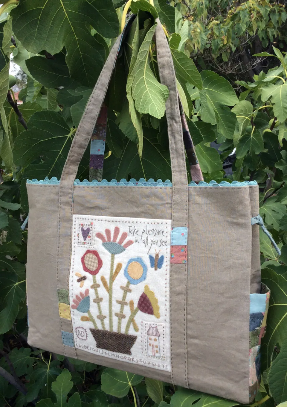 anni-downs-bags-sunday-sampler-bag-patron-sac-appliqu-laine image 1