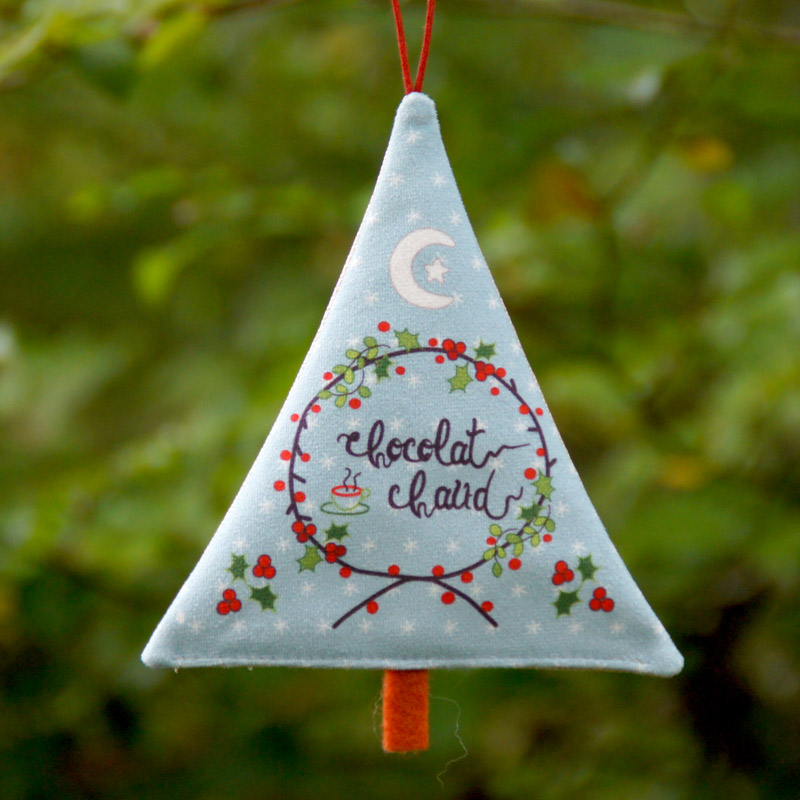 atelier-des-abcdaires-sapin-no-l-chocolat-chaud-scandinave-velours-seul image 1