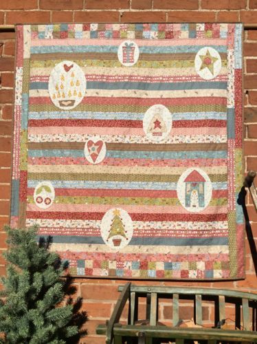 anni-downs-stitcheries-heart-of-christmas-patron-broderie-no-l image 2