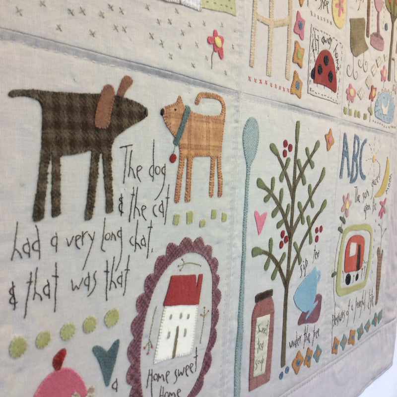 anni-downs-quilts-dancing-chickens-patron-patchwork-appliqu image 3