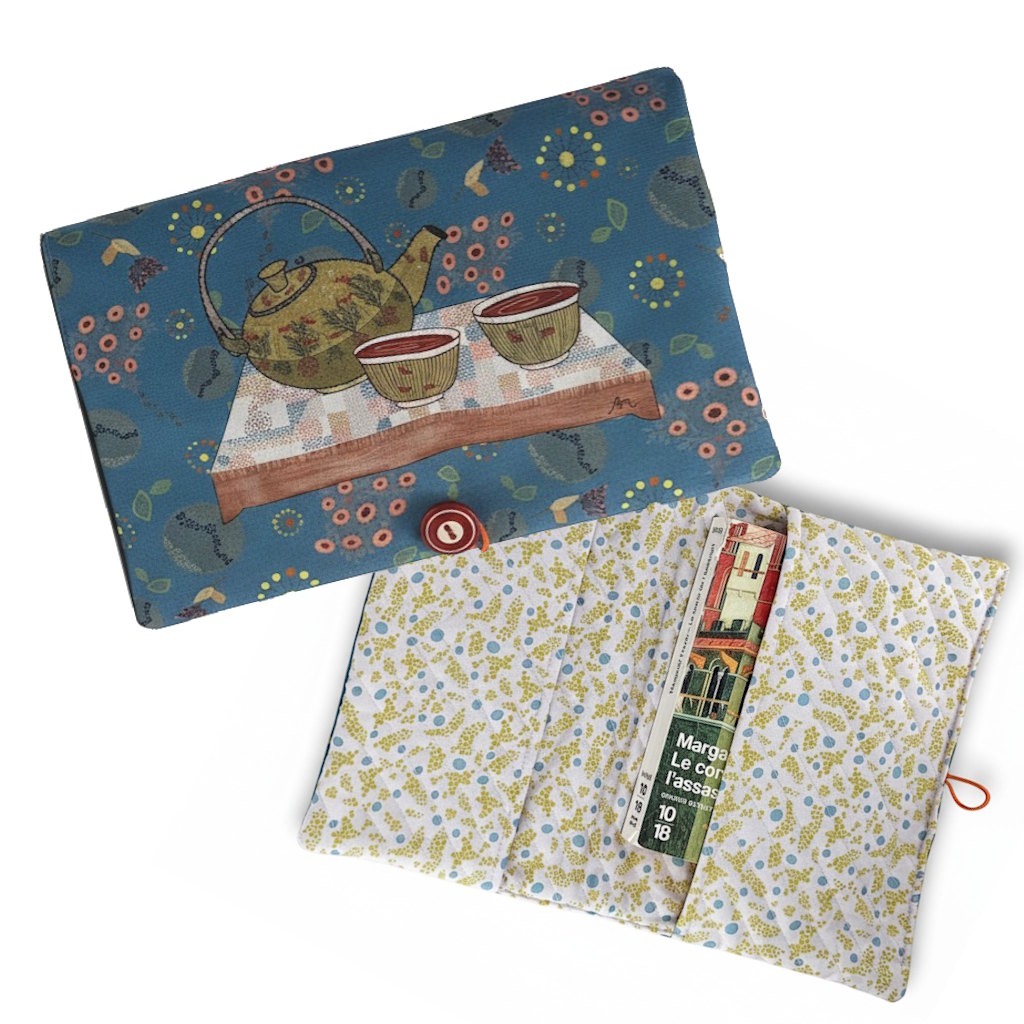 atelier-des-abcdaires-kit-housse-de-livre-velours-heure-du-th-bleu image 1