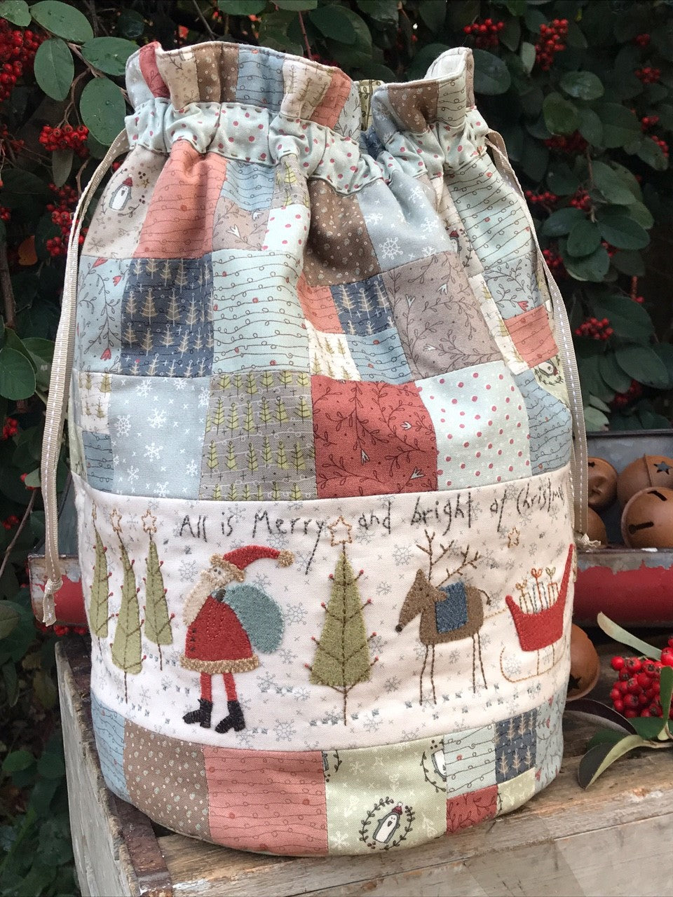 anni-downs-all-is-merry-and-bright-patron-sac-no-l-appliqu image 2