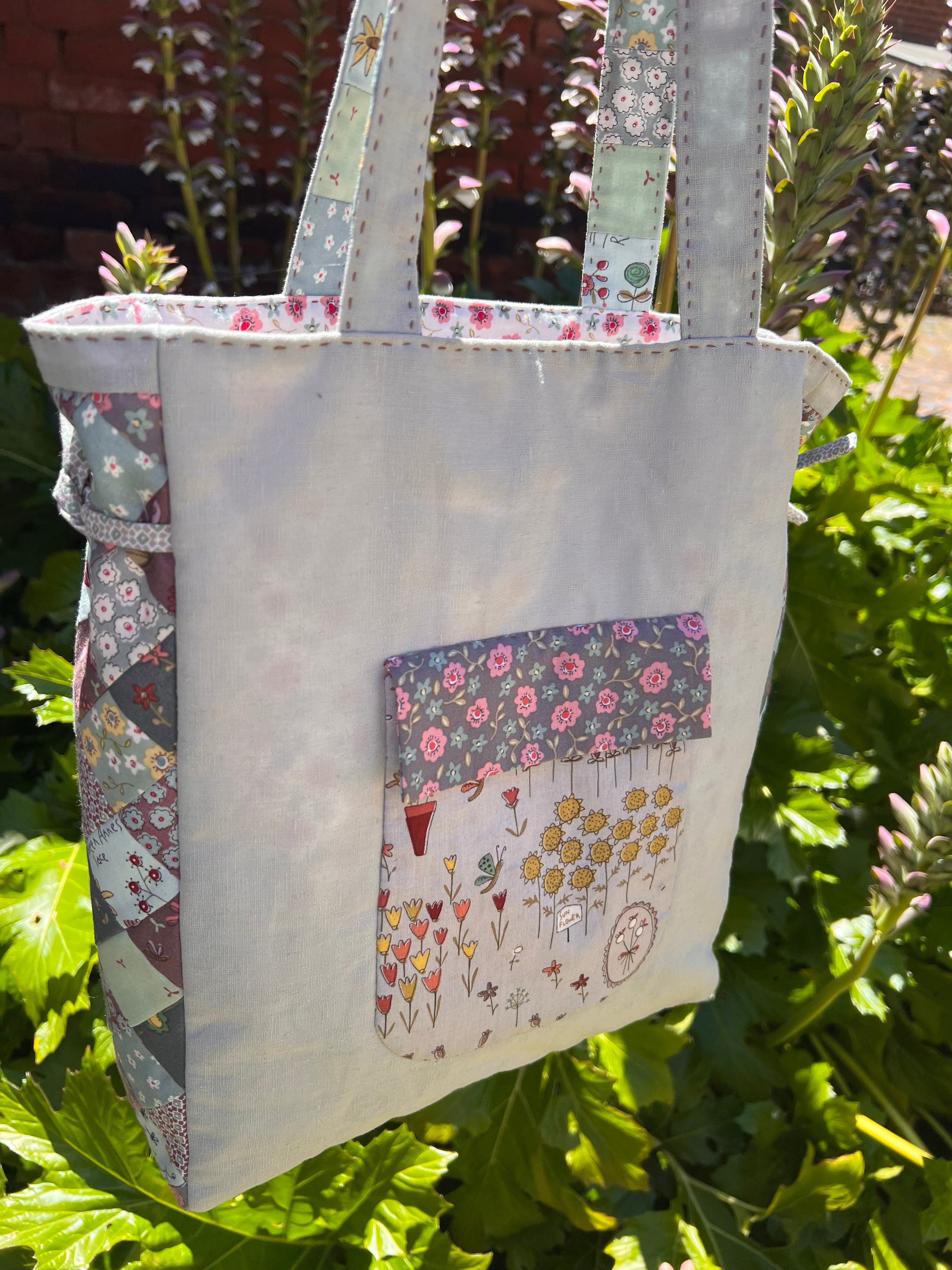 anni-downs-signs-of-spring-patron-sac-tote-appliqu-12x16 image 3