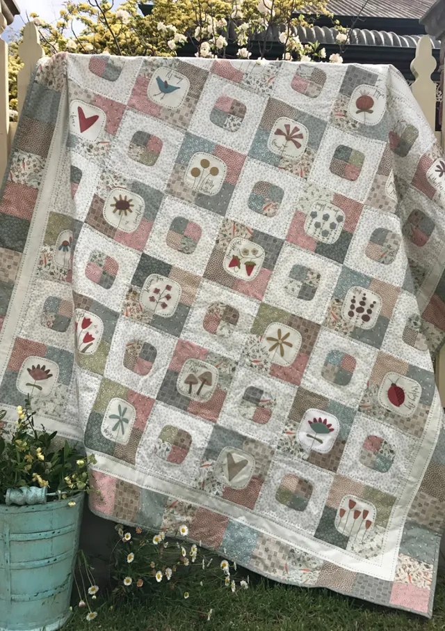 anni-downs-market-garden-quilt-patchwork-appliqu-laine-142x142 image 1