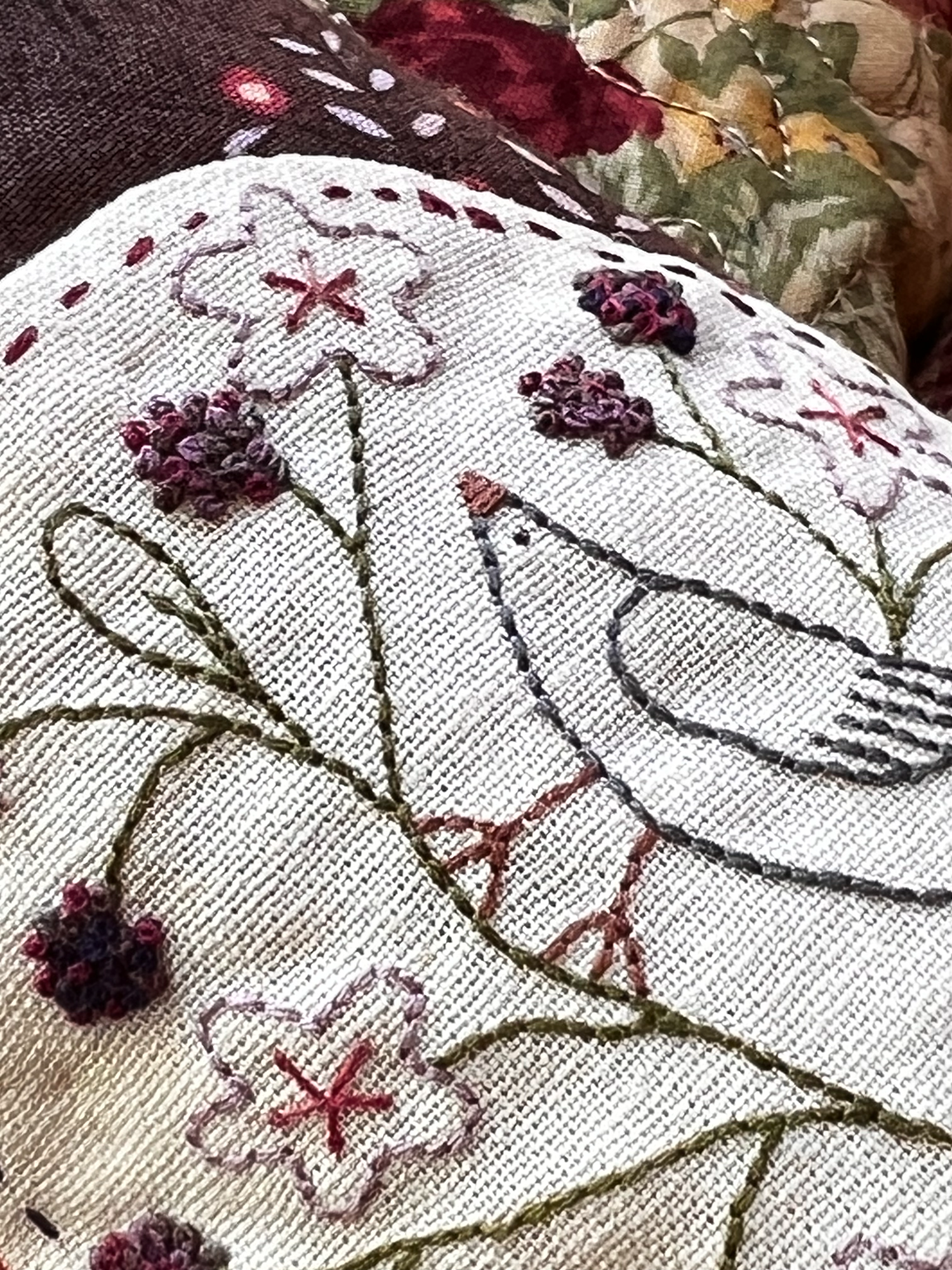 anni-downs-sewing-accessories-bird-in-blackberries-patron image 3