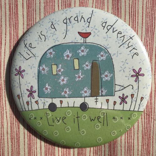 anni-downs-life-is-a-grand-adventure-miroir-poche-75-mm image 1